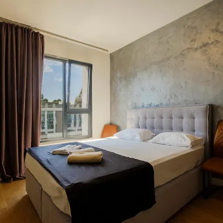 Apartment Waterfront Luxury - Free Parking