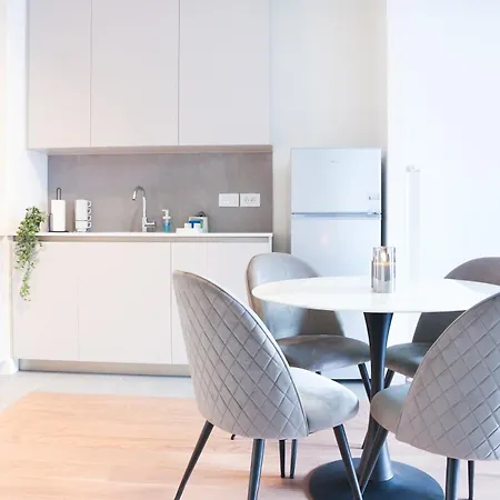Waterfront Luxury - Free Parking Apartment Belgrade