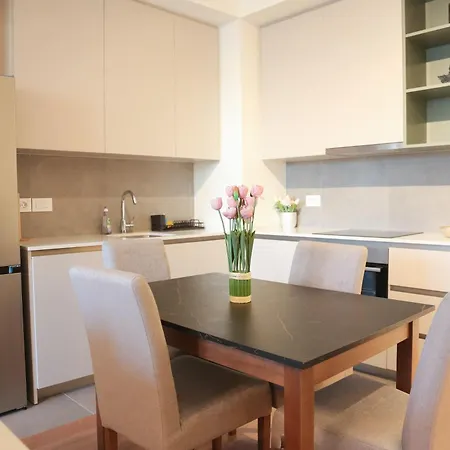 Apartment Waterfront Luxury - Free Parking