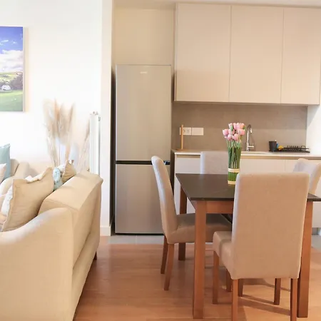 Waterfront Luxury - Free Parking Belgrad